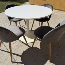 IKEA Dining White Table With 4 Velvet Chairs Included 