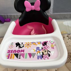 Minnie Mouse Booster With Table