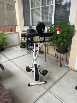 Fit desk