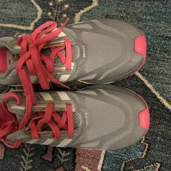 Adidas Size 6 Women’s Response Boost Techfit Running Shoes