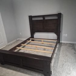 Queen Size Bed Frame And Dresser