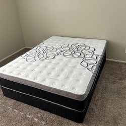 Queen Size Mattress Pillow Top 12” Thick.    💢   All Sizes Available.   💢   Same Day Delivery   💢 New Mattress 