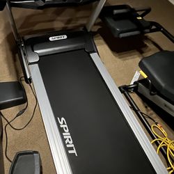 Spirit XT485 Treadmill – Like New, Barely Used