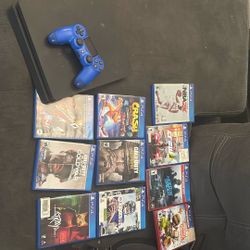 PS4 10 Games and 2 Controllers