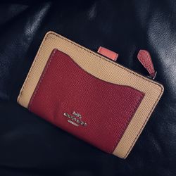 Coach Link Wallet (very new!)