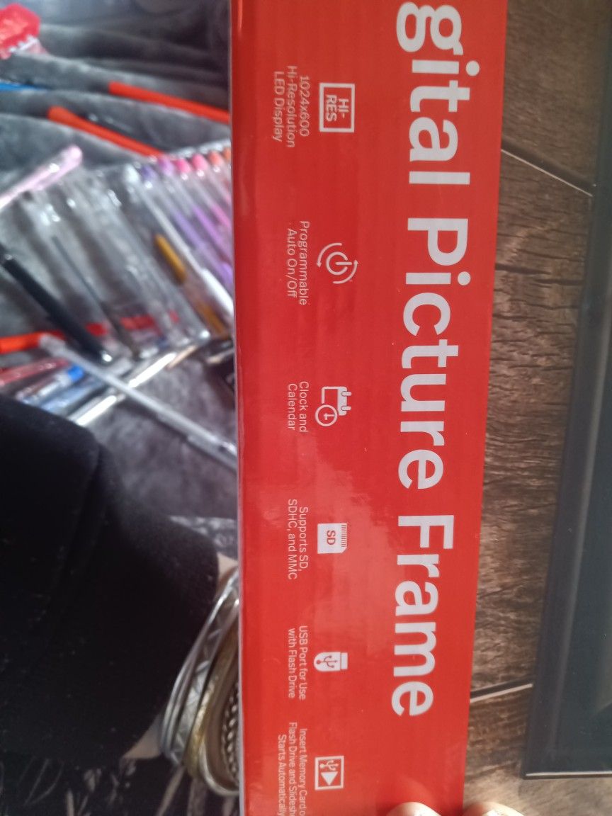 Digital Picture Frame for Sale in WA OfferUp