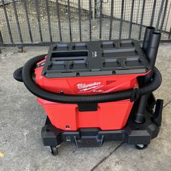 Milwaukee M18 FUEL NEXUS 6 Gallon Wet/Dry Vacuum with PACKOUT Compatibility