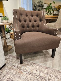Accent chair