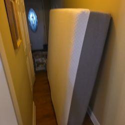 Queen short Mattress 13 inches -Firm Like New