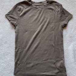 Semi-body Con Brown Shirt