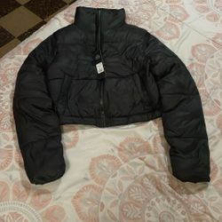 Fashion nova Black cropped puffer coat