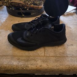 Nike  FS Lite Run 2 Triple Black Running Shoes size8.5