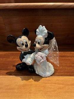 Mickey and Minnie mouse wedding cake topper figurine