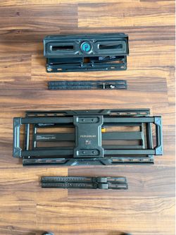 2 Articulating Mounts