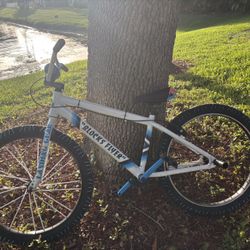 Se Bike Block’s Flyer      No Trades 