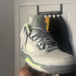 Jordan Retro 5 “Green beam” Size 9