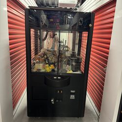 Large Arcade Game With Dollar Bill Accepter