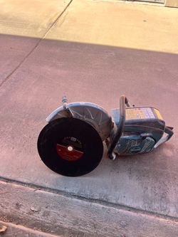 Makita gas powered saw