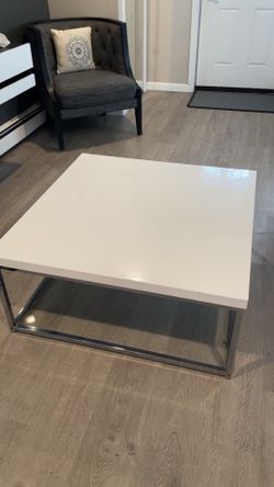 Modern white coffee table