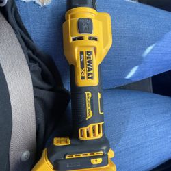 Cordless Rotary Drywall Cut-out Tool