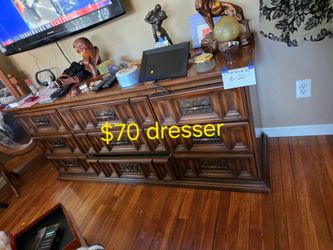 Dresser