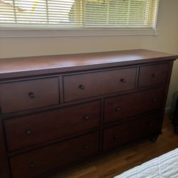 5 Piece Queen Bedroom Set (Mattress Not Included)