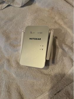 NETGEAR AC1200 Wi-Fi Range Extender (EX6150v2)