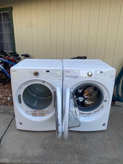 Whirlpool Washer & Gas Dryer Set