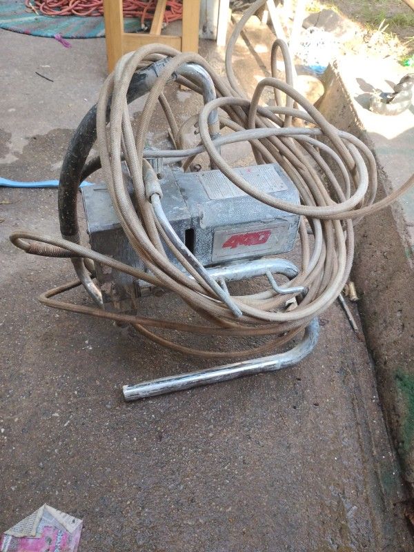 Titan Paint Sprayer Works Great Jus Need To Sale For Extra Cash Only Thing Is That It Comes Wit No Handle 250 Or Best Offer