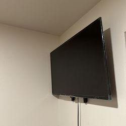 Insignia Smart TV 39 Inches 