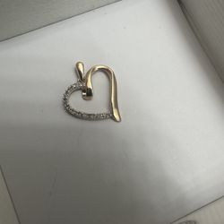 10k Gold Natural Diamonds Pendant