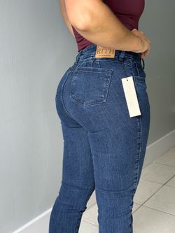 1 bottom! Made in Colombia