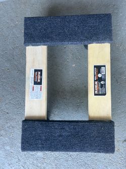 Franklin 1000 lb. Capacity Small Carpeted Mover’s Dolly featuring a solid wood frame and carpeted end pads to protect cargo from scratches. It typical