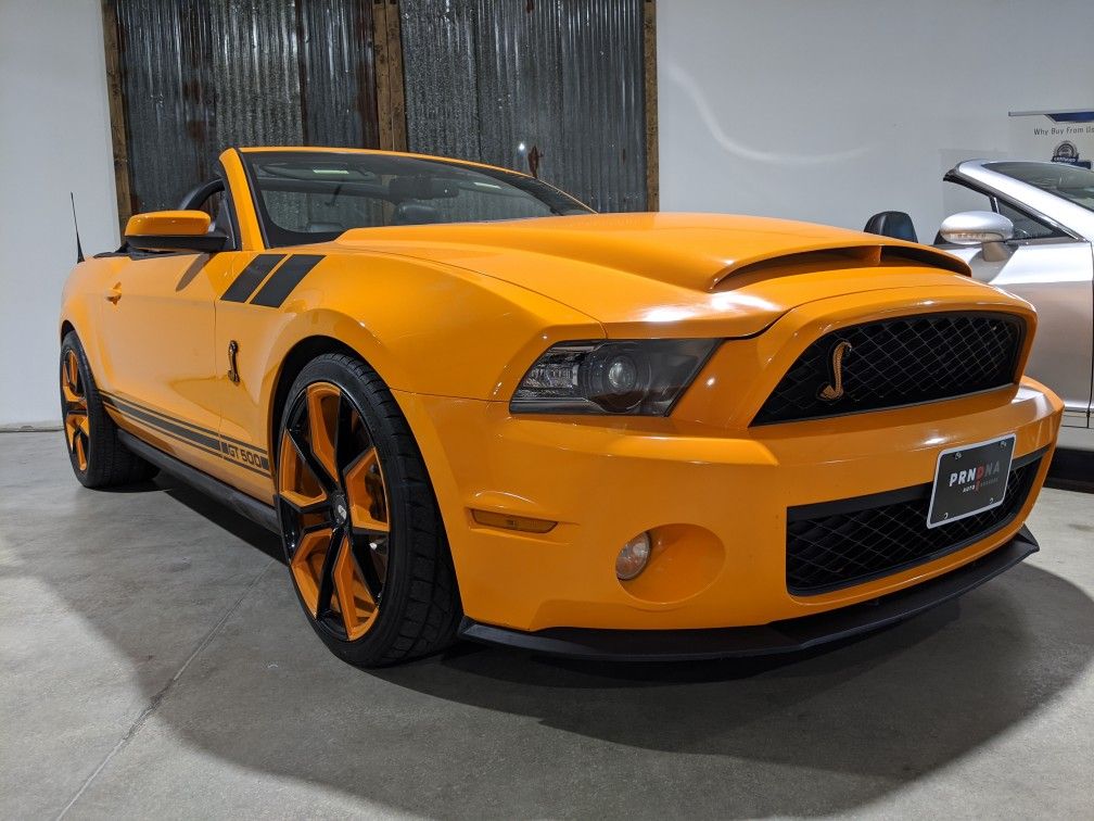 2012 Ford mustang Shelby GT500 convertible supercharged 5.4L Manual 6-speed RWD, performance package, fully loaded premium wheels 19 in.