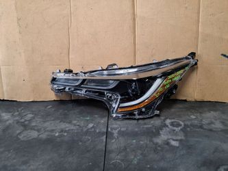 2020-2021-2022 TOYOTA COROLLA "L" LEFT SIDE HEADLIGHT OEM USED #12171