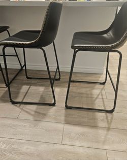 Set of 4 Black Counter Height Bar Stools