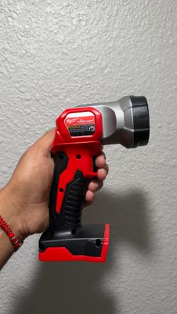 Milwaukee M18 Work Light Milwaukee M18 Lampara Led