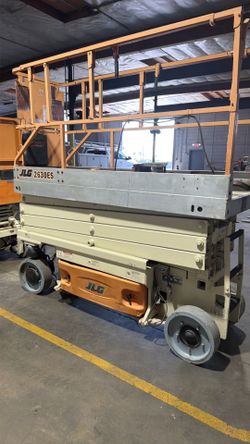 2630ES JLG SCISSOR LIFT