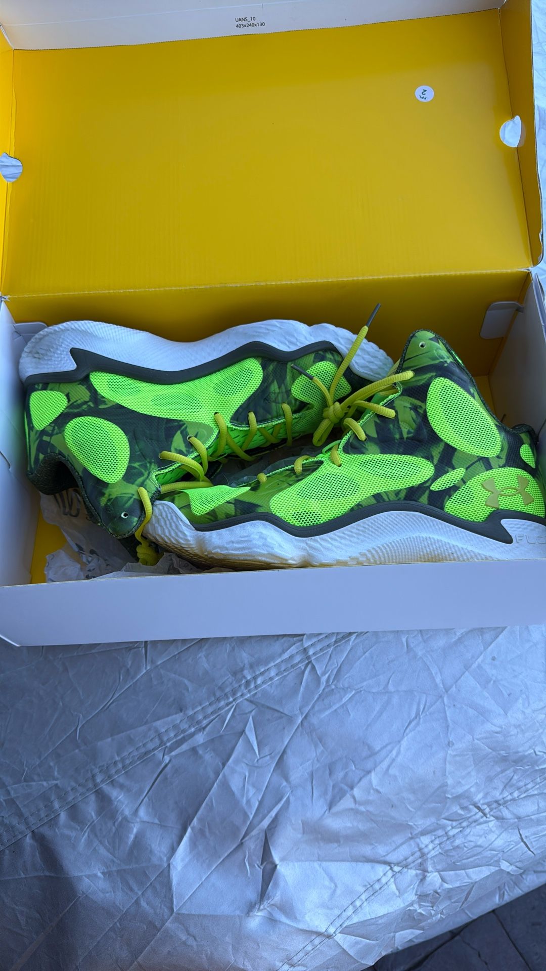 Under Armor Curry Flow. Men’s 11.5