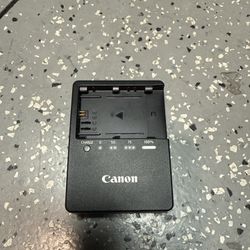 Canon LC-E6 Battery Charger + LP-E6N Battery (OEM Set)