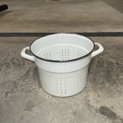 Enamel Spaghetti Pot Strainer. 7”x9.5”