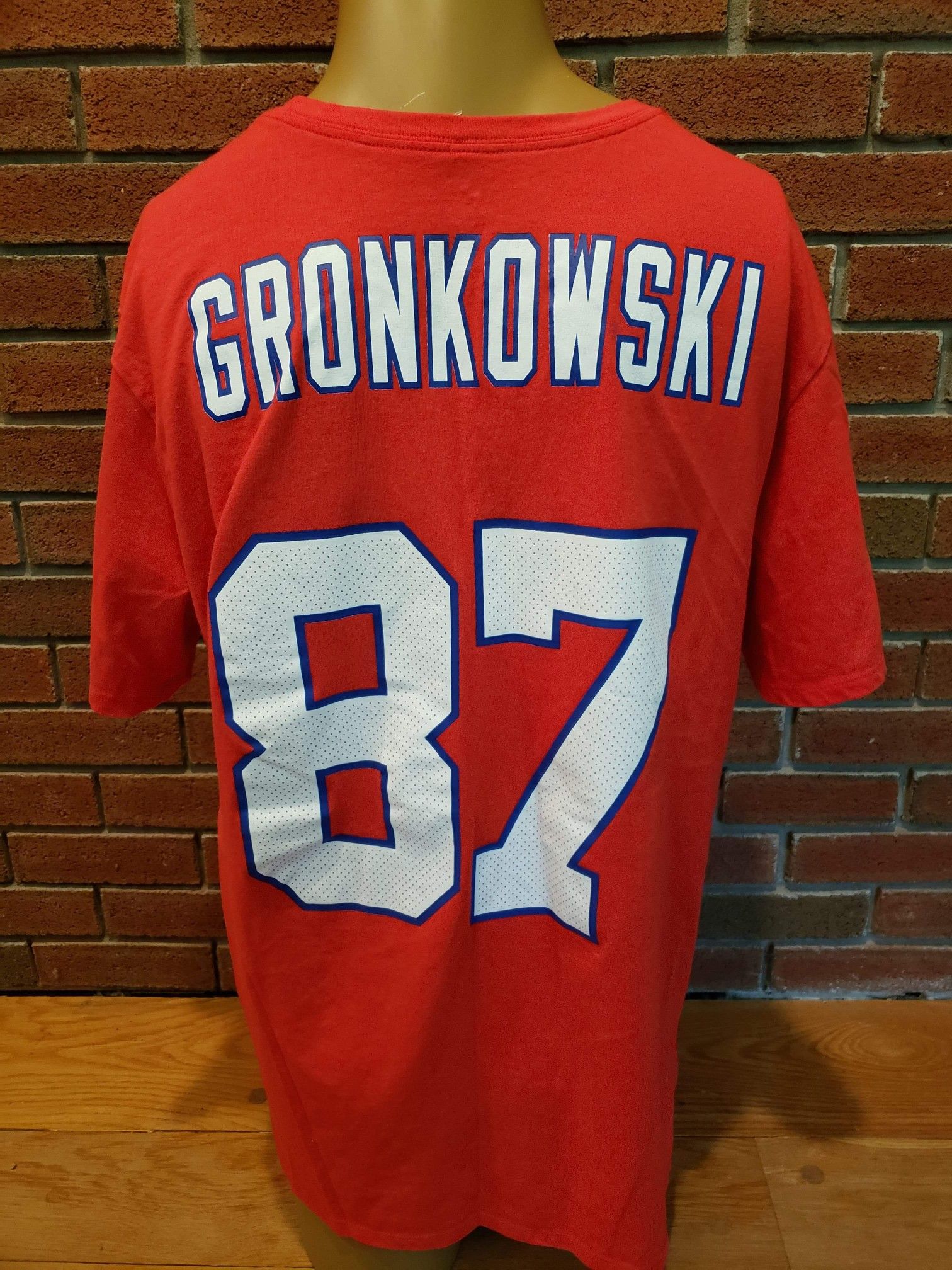 Gronkowski XXL Patriots Shirt in Excellent Condition!