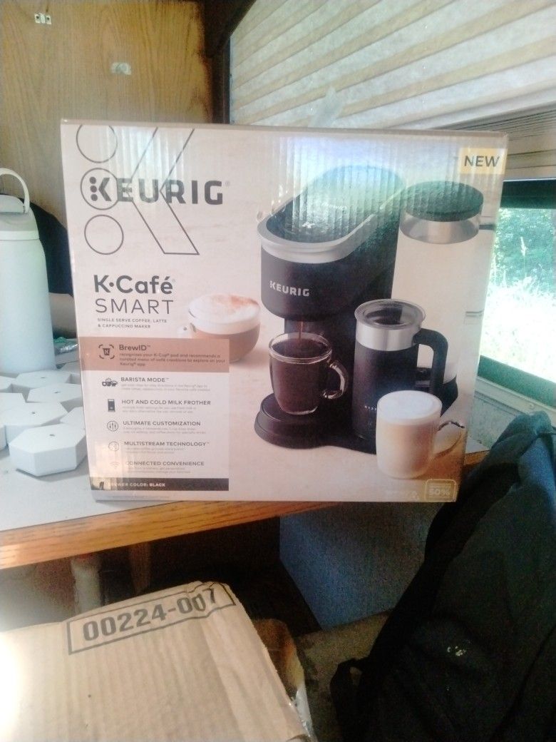 Selling Keurig K Cafe Smart 