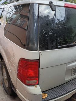 2004 Ford Explorer