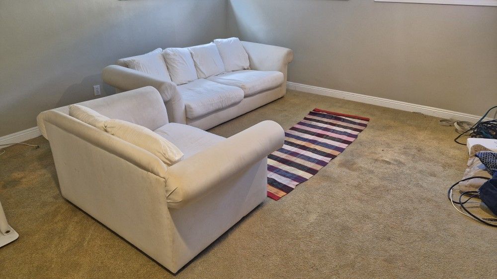 Sofa / Loveseat