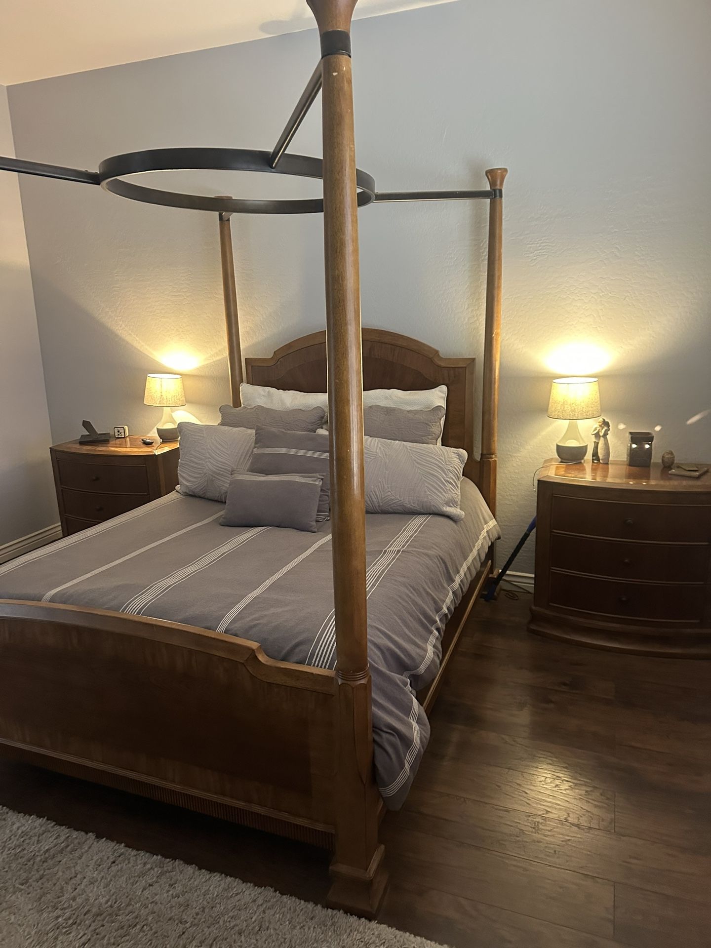 Queen Size Poster Bead And Nightstands