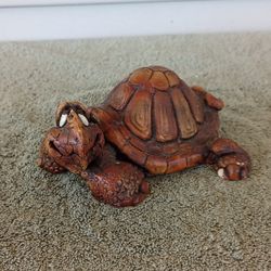 Vintage 1981 John Raya turtle figurine 