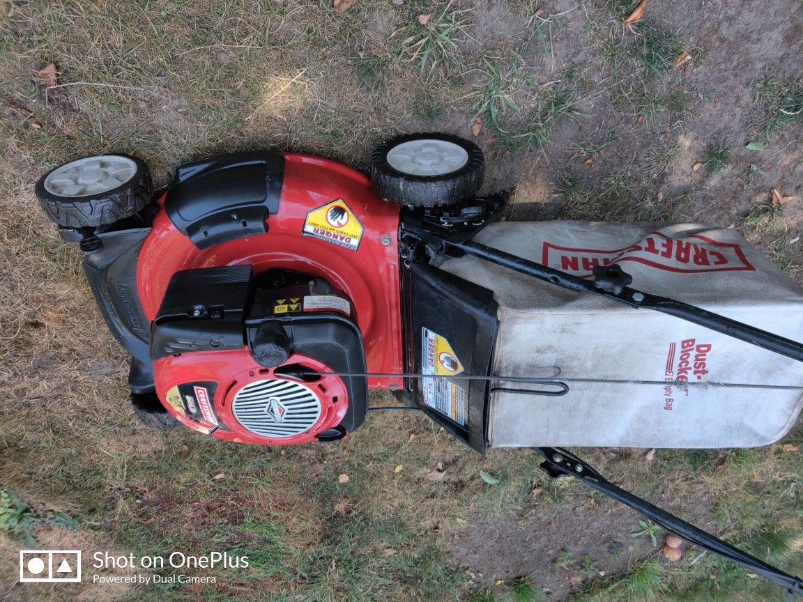 Craftsman push mower 6.75 horsepower Briggs & Stratton engine with bag