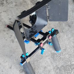 DSLR RIG WITH HANDLES AND MATTE BOX ONLY