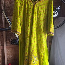 Kaneesha Boutique Lime Green Embroidered Kurta Set – Size 49 – Like New